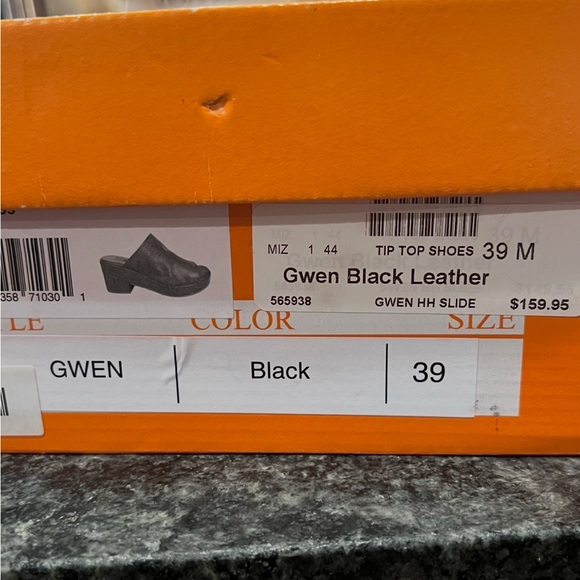 Black Leather Miz Mooz Sandals, Sz 39 - Picture 5 of 6